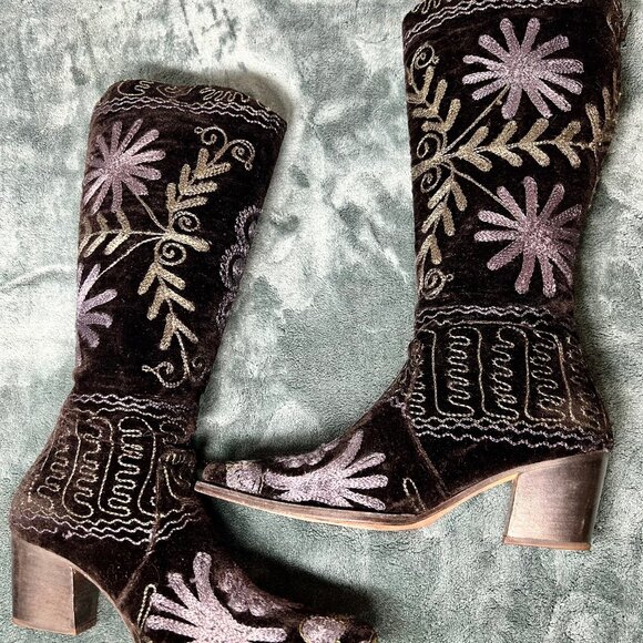 Erkan Demir - Artemis Black Velvet Boots w/ Stitched Embellishments -Sz. 38/ 7 - Picture 4 of 12